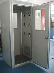 山東濟南多人風淋通道報價  外冷板內不銹鋼風淋室